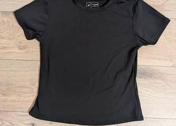 Czarna bluzka z krótkim rękawem