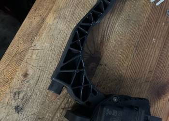 Potencjometr gazu audi 4f1721523b