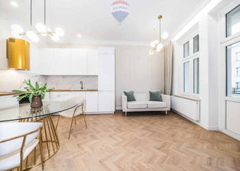 Ładne mieszkanie urządzone kamienica balkon Wilda