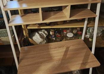 Sprzedam biurko z półką na metalowym stelażu