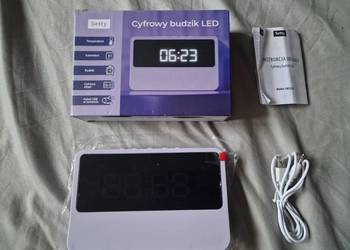 NOWY Budzik cyfrowy Setty z termometrem i podświetleniem, fioletowy