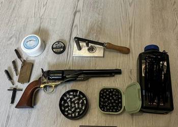 Rewolwer Czarnoprochowy Colt Army 44 duży zestaw