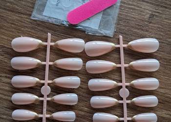 24 szt nowych tipsów z naklejkami i pilnikiem