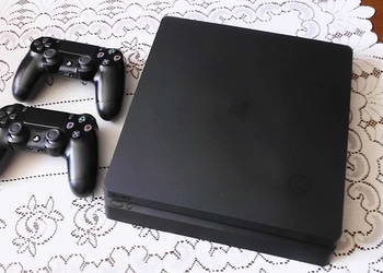 Konsola PlayStation 4 slim - CUH-2216B - 2pady - gry