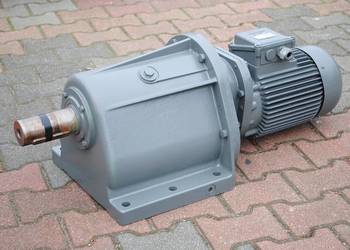Motoreduktor 3,7kw. 16obr./min.. Firmy Bauer