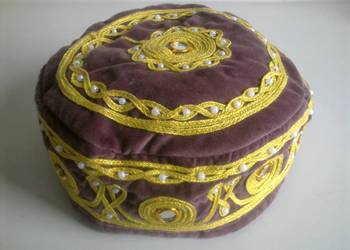 Czapka haftowana
