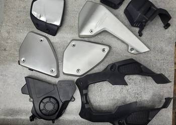 HONDA CB 1000 R SC80 OWIEWKA OSŁONA WYPEŁNIENIE CHŁODNICY BOK PLASTIK CHROM