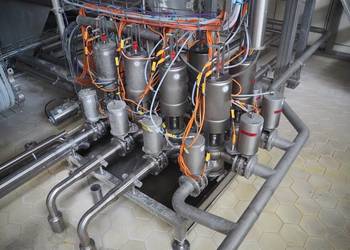 Manifold z zaworami Alfa Laval i Nocado