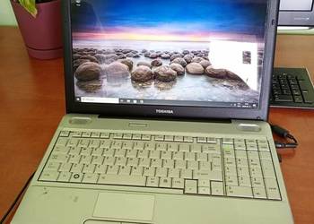 Toshiba 15,6" Pentium Dual Core PCU ram 2GB dysk 320GB karta graf. 128Mb