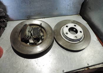 TARCZE HAMULCOWE PRZÓD VW PASSAT B5 1.6 8V