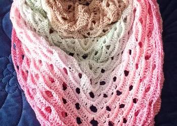 Chusta zrobiona na szydełku