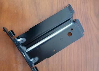 Audi A6 C4 Mocowanie akumulatora