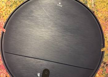 Odkurzacz autonomiczny samojezdny ze stacją dokującą z funkcją mycia podłóg