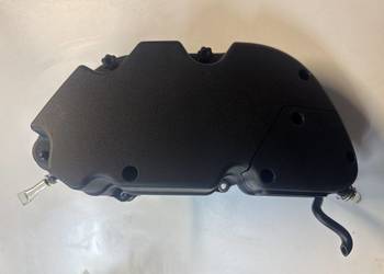 Obudowa  osłona filtra powietrza piaggio vespa gts 300 z gumami F 13