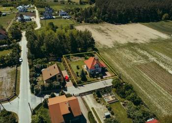 Dom jednorodzinny na osiedlu w Ugniewie, 950 000 zł