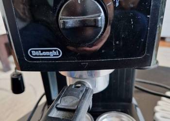 Ekspres kolbowy ciśnieniowy do kawy de'Longhi