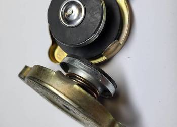 Korek zbiorniczka wyrównawczego Multicar M26 - metalowy pojedynczy korek