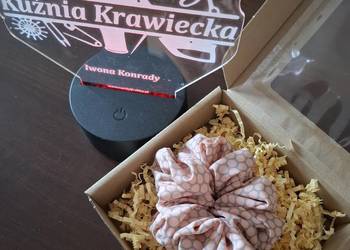 Gumka do włosów scrunchie.