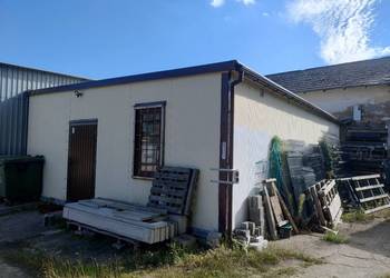 Hala garaż z płyty warstwowej 80mm, brana garażowa