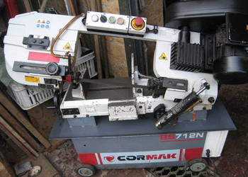 Piła taśmowa do metalu.