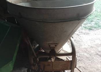 Sprzedam rozsiewacz nawozów lejek
