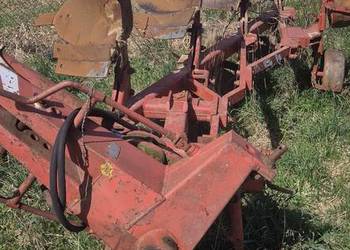 Pług 4 skiby obrotowy