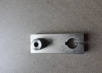 Łącznik wałków podajnika ze sworzniem do prasy Claas