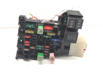 SKRZYNKA BEZPIECZNIKÓW VW GOLF VII 5Q0937615C Hatchback 1.6 105KM MODU