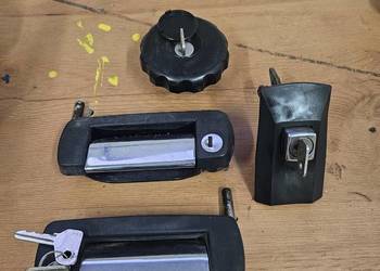 Klamki korek zbiornika zamek klapy Fiat 126p Oryginał
