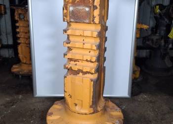 Obudowa mostu tylnego lewa Case 580LE 580LSP 580LXT 580SLE 590L 590SL