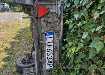 Przyczepka Świdnicka uszkodzona z dokumentami dokumenty uszkodzona