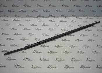 TOYOTA PRIUS II XW20 08r listwa zgarniająca prawa tył