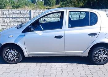 Toyota Yaris 1