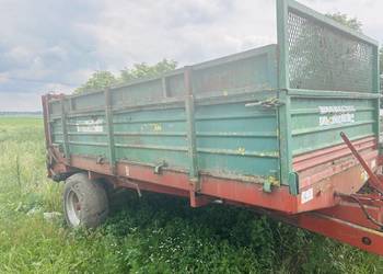Rozrzutnik obornika, 1-osiowy, adapter pionowy, ładowność 6 ton.