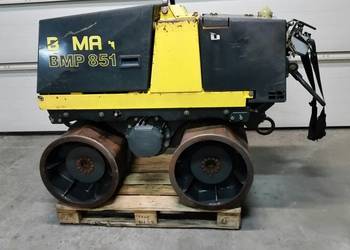 Walec BOMAG BMP 851 z bębnami sześciokątnymi do terenu grząskiego