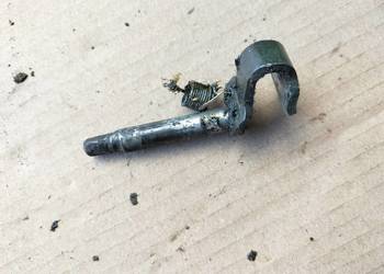 AUDI 80B3 80B4  ZABEZPIECZENIE RYGIEL FOTELA SIEDZENIA