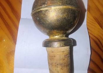 Stary kolekcjonerski korek z miernikiem. Lata 30 Francja