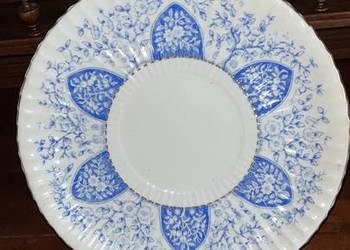 Patera, biała porcelana, niebieski dekor. Sygnatury widać na