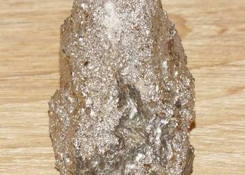 Piryt, naturalny zlepek zrost kryształów siarczku żelaza 126 g 47x32x27 mm