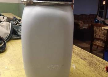 Beczka plastikowa z zamknięciem