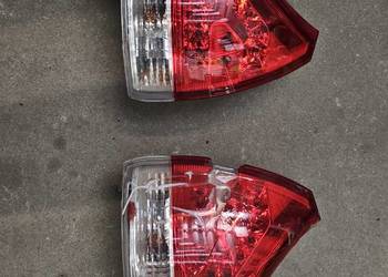 Toyota Sienna 2011-2014 lampa tył LEWA PRAWA karoseryjna uszkodzon