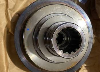 5181843 Obudowa sprzęgła T5. Kompakt T4. JXU Case New Hollan