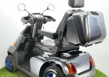 Dostępne są elektryczne wózki inwalidzkie i skutery inwalidzkie