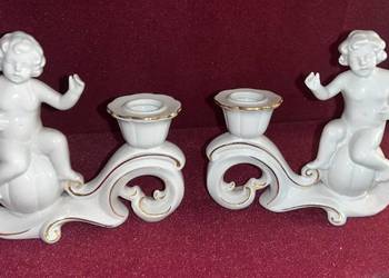 2 świeczniki z Putto, lustrzane, kominkowe. Biała porcelana 2 świeczniki z Putto, lustrzane, kominkowe. Biała porcelana