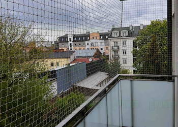 Założenie siatki na balkon Warszawa Siatka dla Kota na balkon montaż siatki