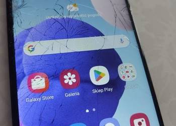 Dwa telefony Samsung A21s i Motorola e20