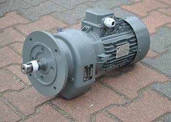 Motoreduktor kołnierzowy 1.1kw. 70obr./min.. NORD