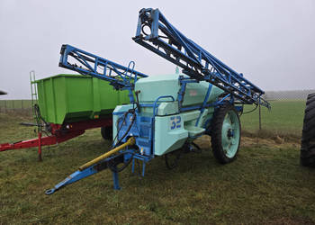 Opryskiwacz ciągany BERTHOUD RACE 32SX24, 2500 L, 24 m