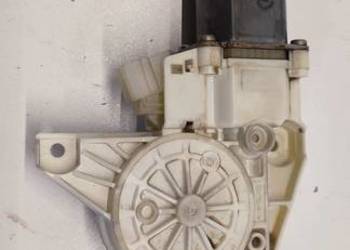 MERCEDES VITO W447 SILNICZEK SZYB PRAWY PRZÓD A4479063600 