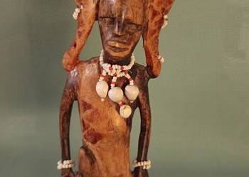 Afrykańska drewniana figurka / rzeźba " WOJOWNIK " wys. 22,5 cm.
